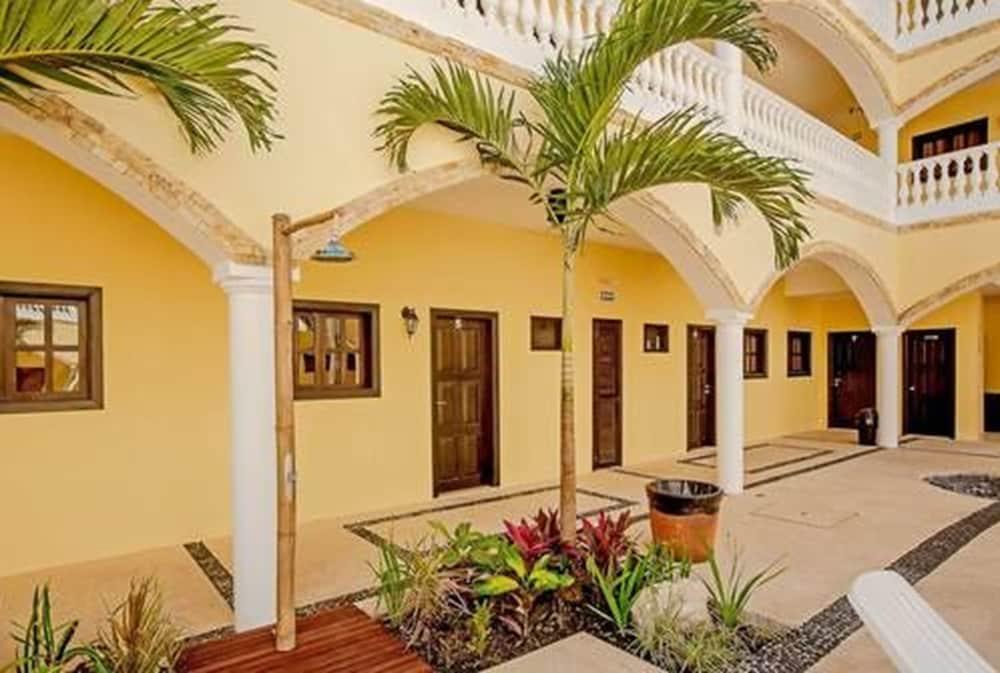 We Playa Hotel Плая дел Кармен Екстериор снимка