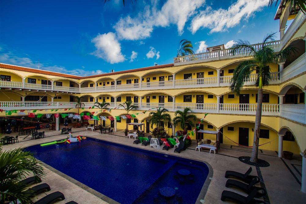 We Playa Hotel Плая дел Кармен Екстериор снимка