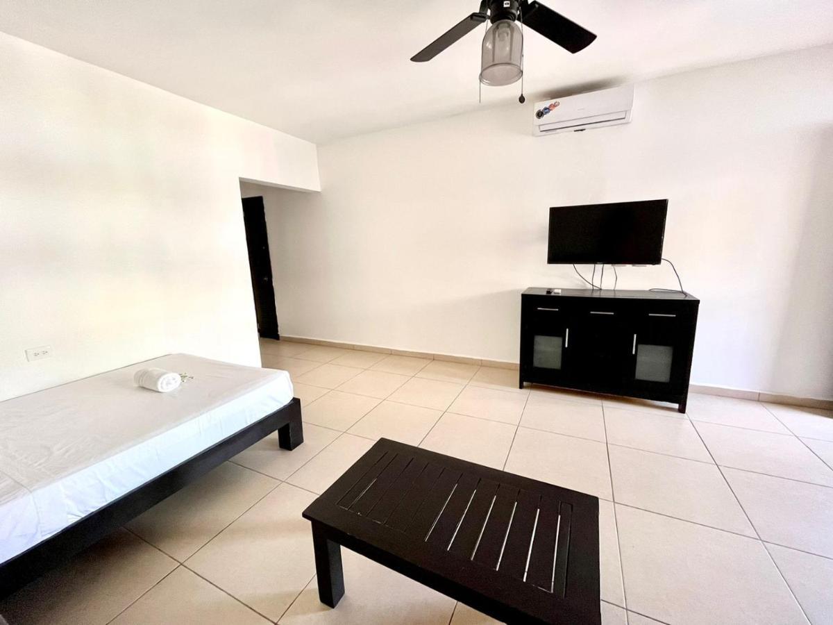 We Playa Hotel Плая дел Кармен Екстериор снимка